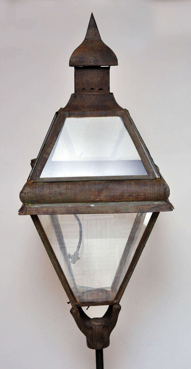 American Tole Post Lantern circa 1860 In Good Condition In Lake Forest, IL