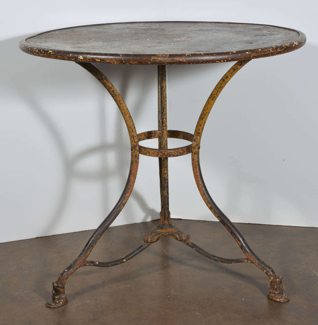 Wonderful garden table from Arras. Metal shows traces of original paint.