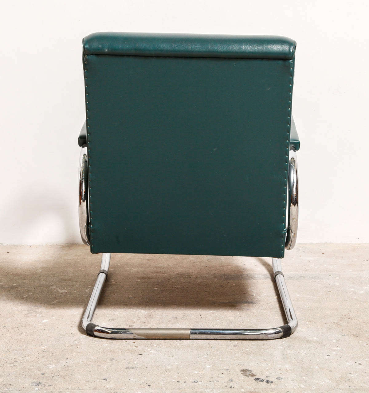 Mid-Century Modern Tubax Streamline Lounge Chair