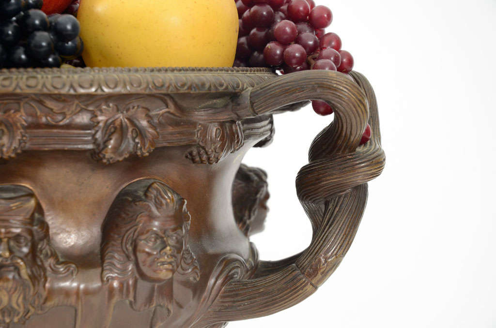 Bronze Warwick vase by the F. Barbedienne foundry. In Excellent Condition For Sale In New York, NY