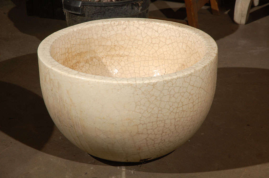 White Crackled Round Crucible