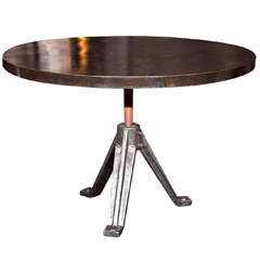 Industrial adjustable height tripod table