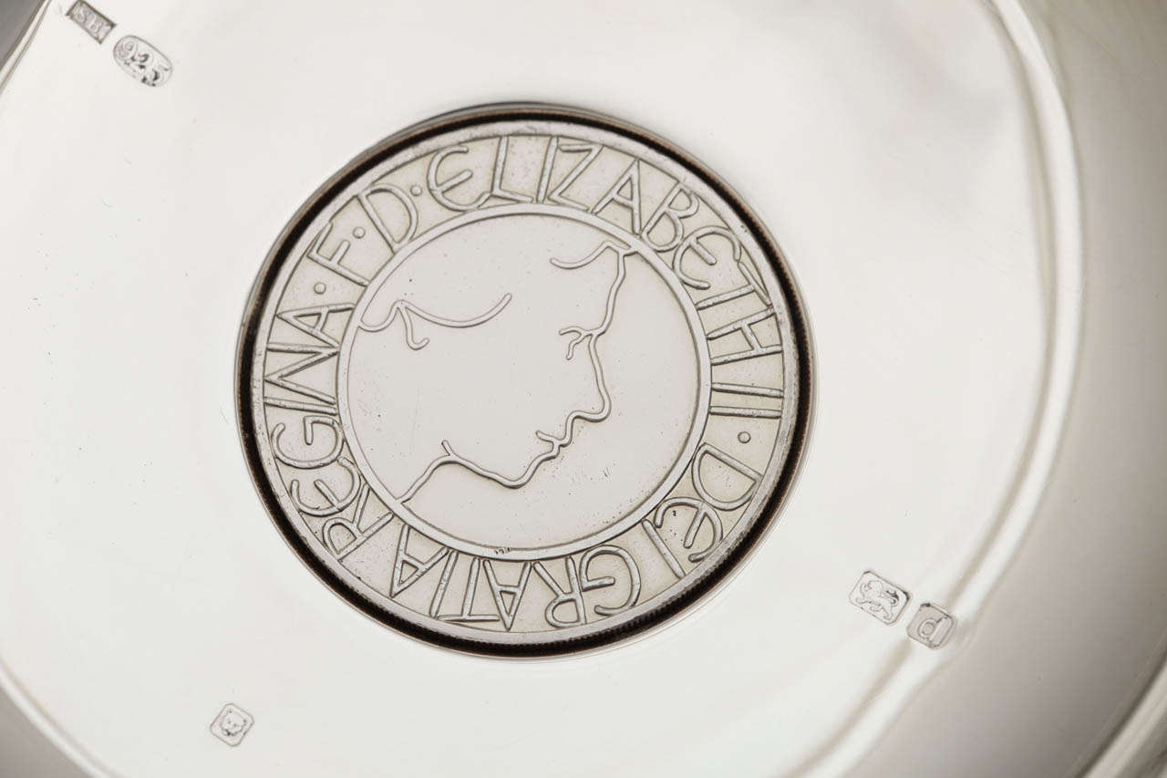 Bulgari Sterling Silver Queen Elizabeth II 50th Anniversary Commemorative Bowl In Excellent Condition For Sale In New York, NY