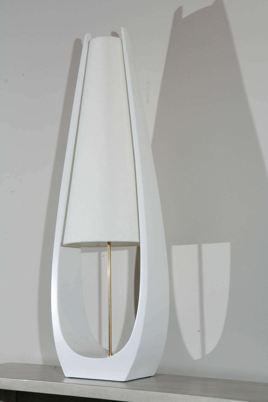 Wishbone Table Lamp Midcentury Style In Excellent Condition For Sale In Los Angeles, CA