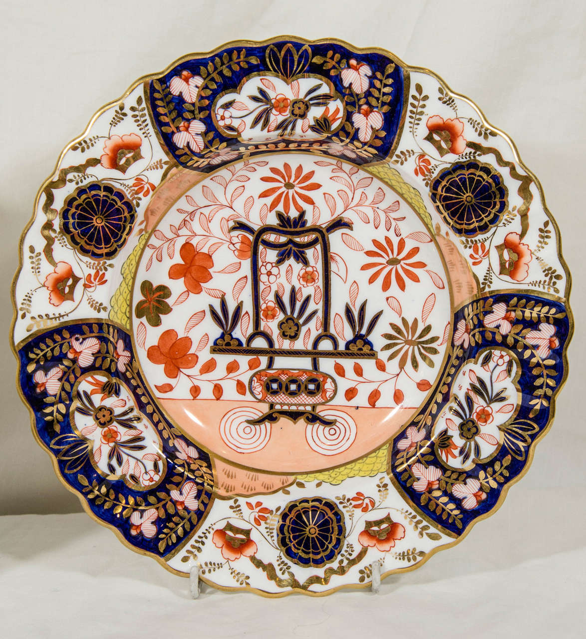 Extensive Set of 19th Century English Imari Porcelain Dishes In Excellent Condition In Katonah, NY