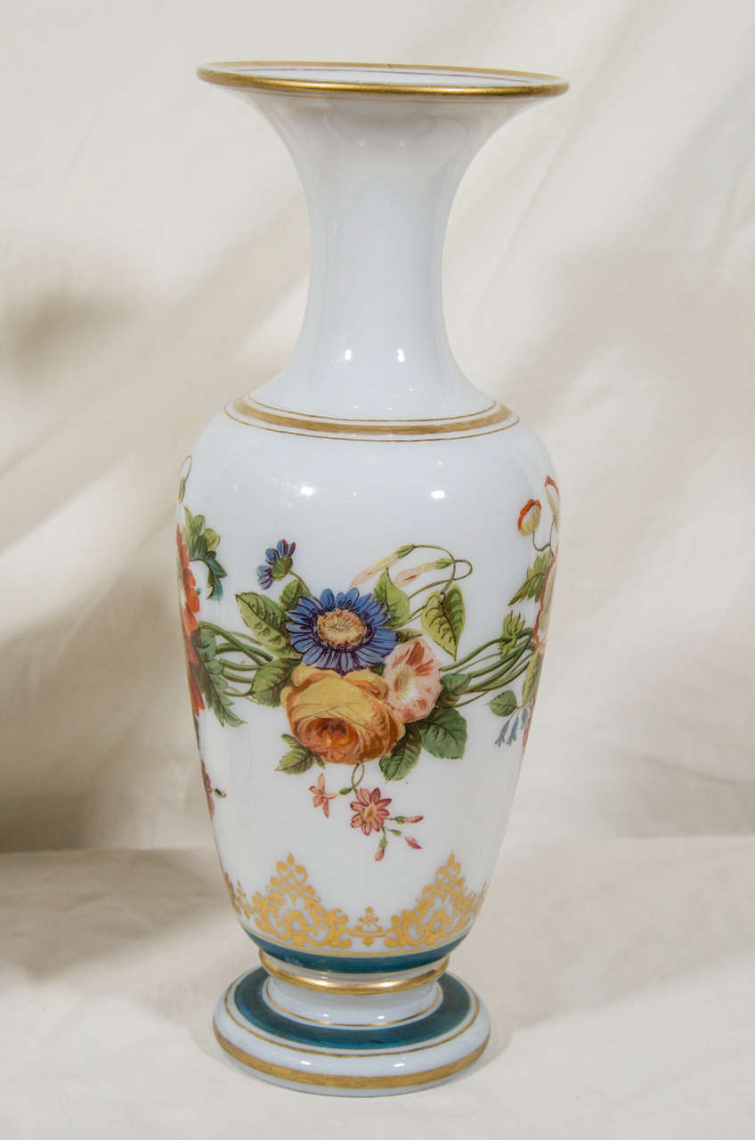 Vase en opaline avec camée | Le Grenier de Linou