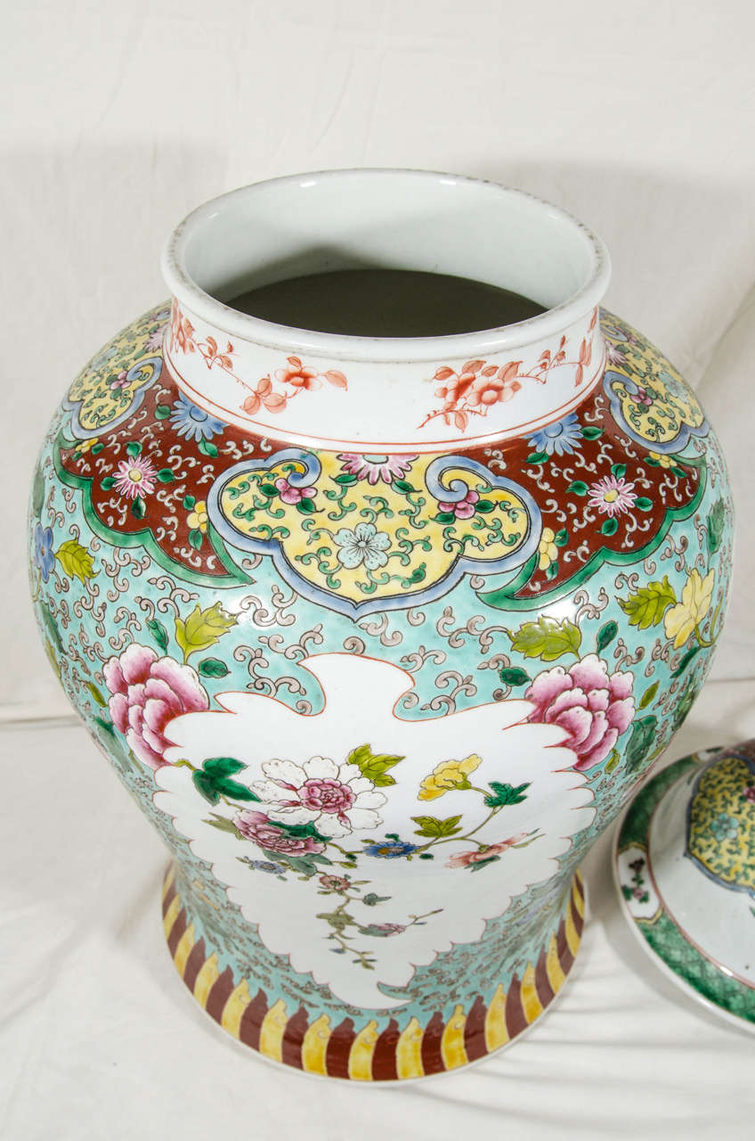 Pair Large Antique Chinese Porcelain Qing Dynasty Famille Verte Covered
