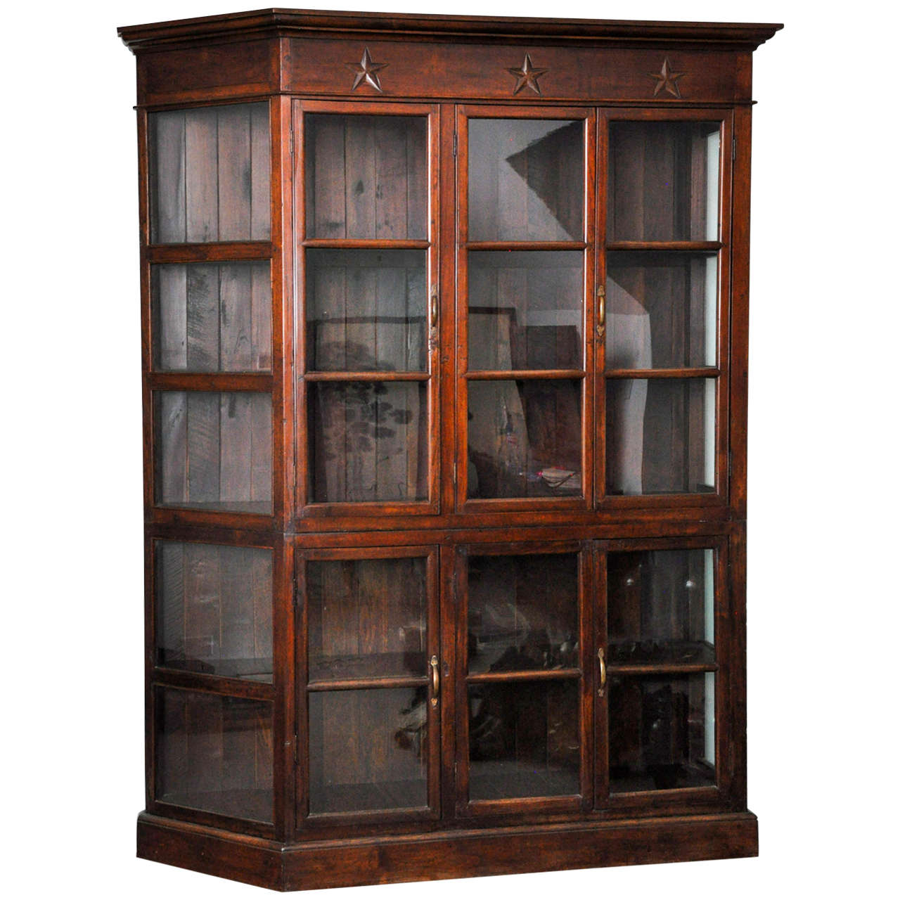British Colonial Captain
s Cabinet