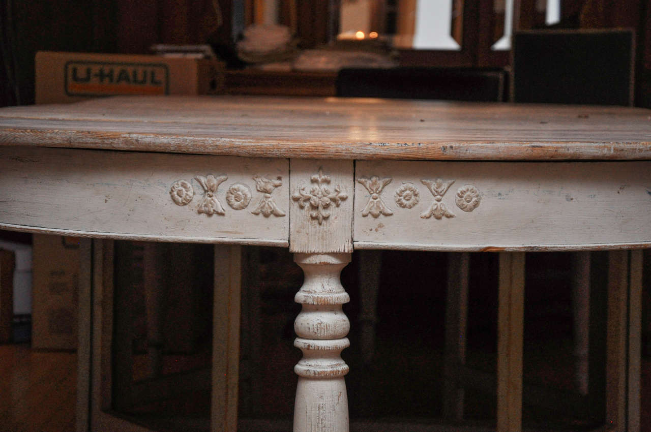 19th Century Swedish Gustavian Dining Table For Sale