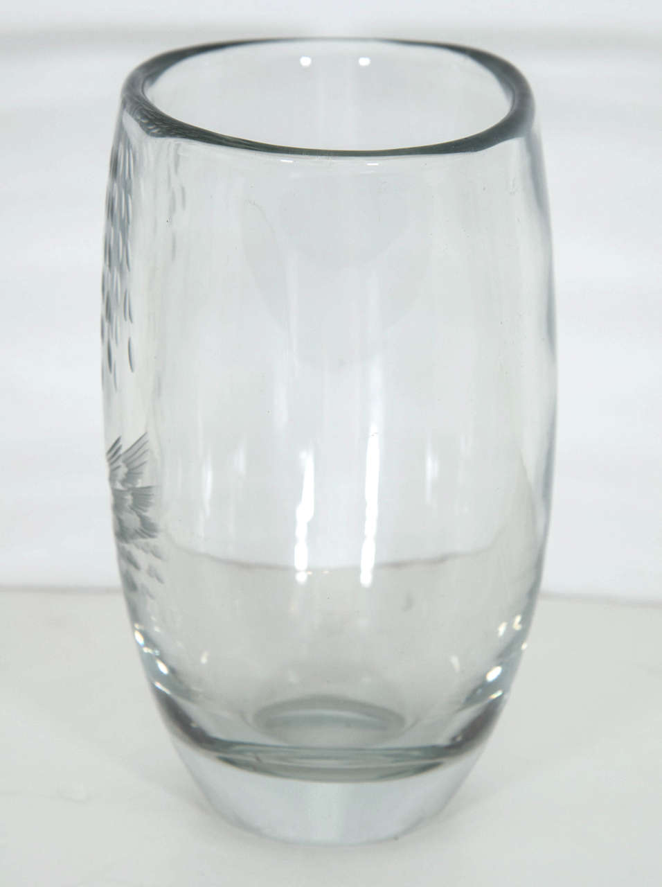 Vase en cristal mythologie Leda et le cygne Excellent état - En vente à New York, NY