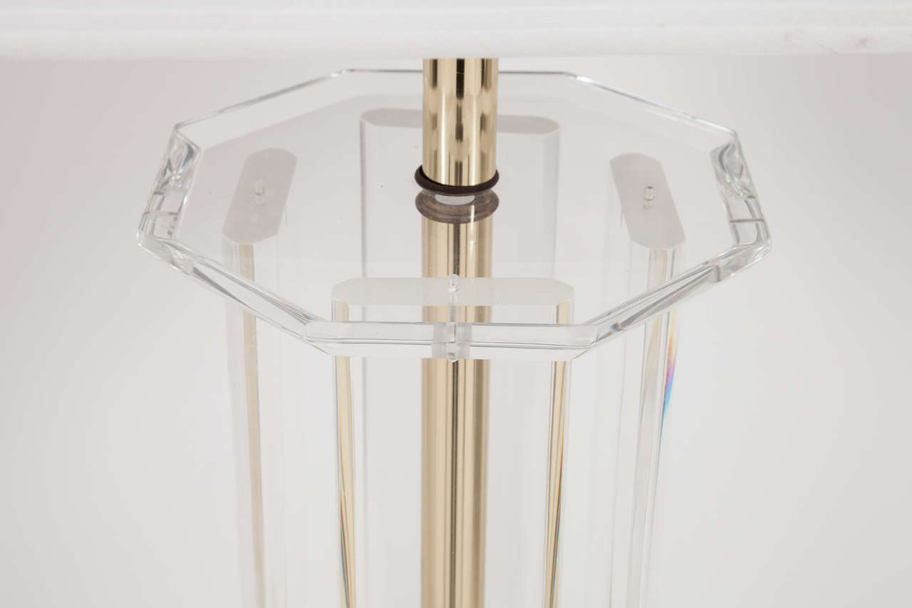 Lucite Floor Lamp In Excellent Condition For Sale In New York, NY