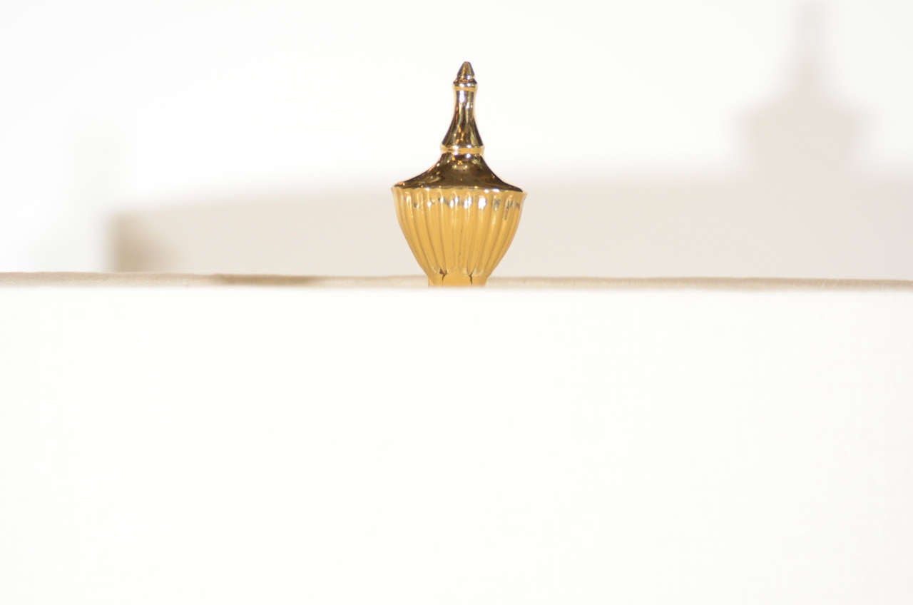 Pair of Elegant Hollywood Regency Brass Lamps with Urn Design 1