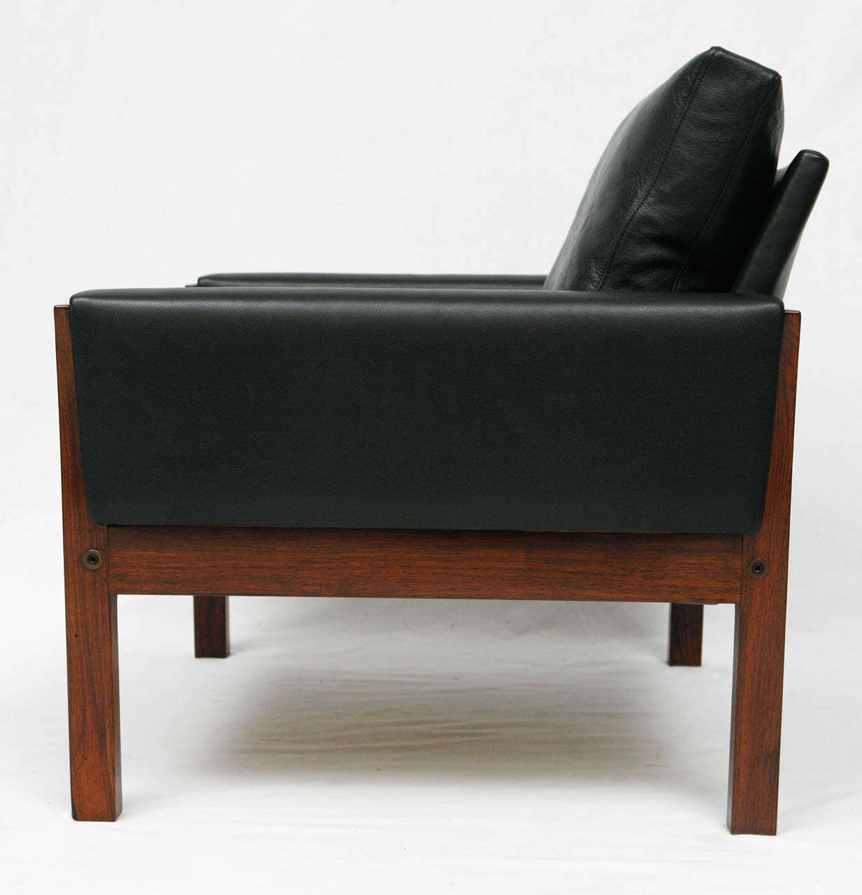 Pair of Hans Wegner AP 62 Lounge Chairs 1