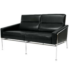 Arne Jacobsen "SAS" Settee