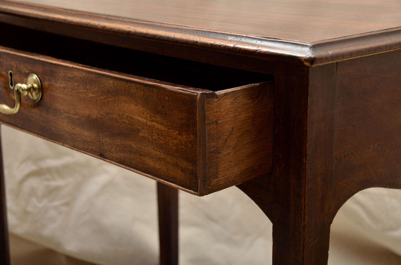 English George III Single Drawer Mahogany Side Table In Excellent Condition In Southampton, NY