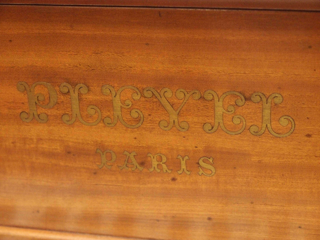 XIXe siècle Piano Pleyel français ancien avec coffret en laque exceptionnel vers 1890-1910