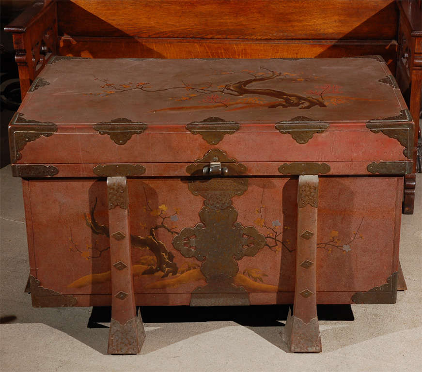 Japanese lacquered coffee chest. Meiji Period.