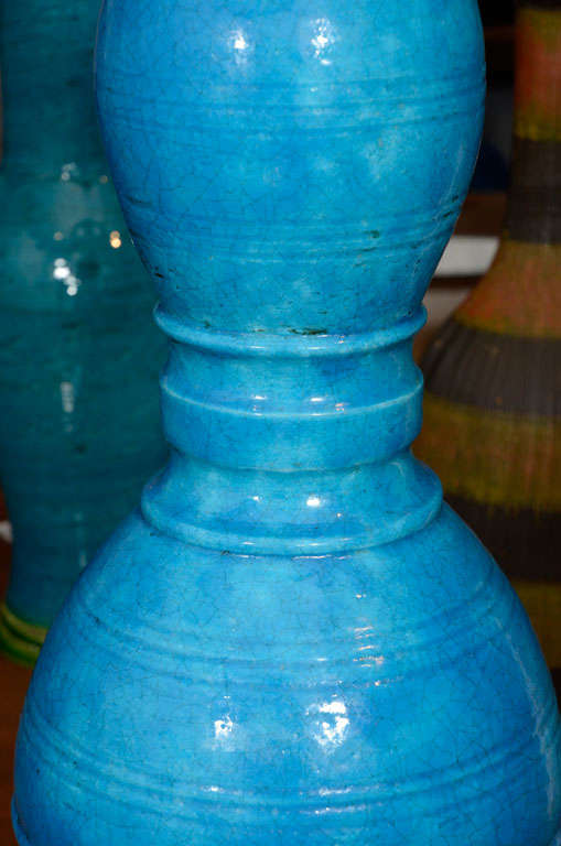 Italian Blue Incised Ceramic Table Lamp by Raymor In Excellent Condition For Sale In New York, NY