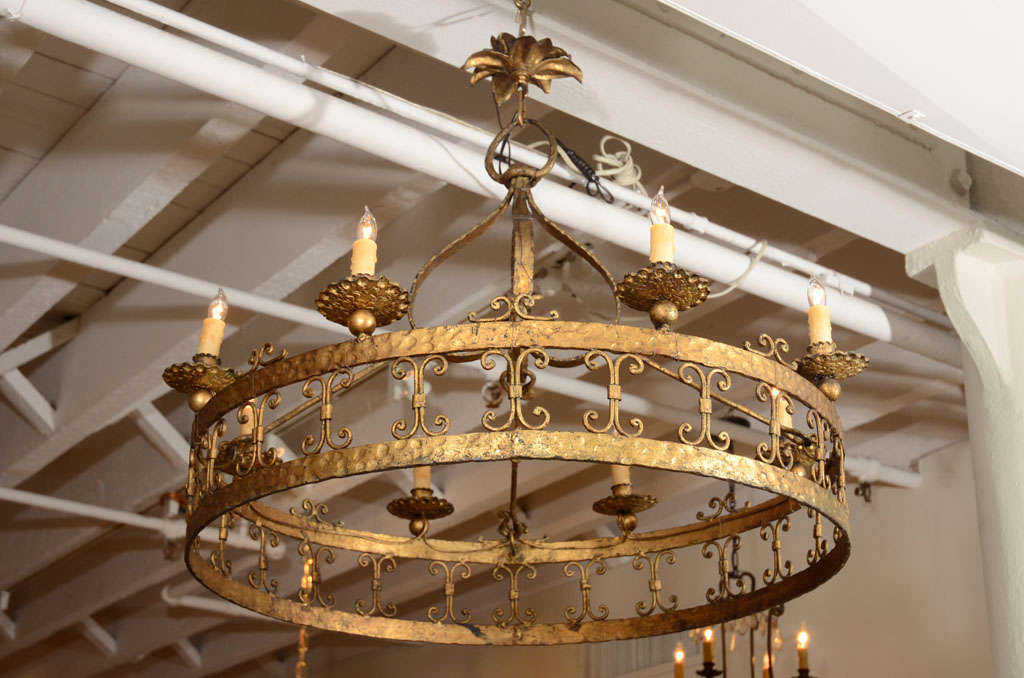 Circular 8-Light Fixture