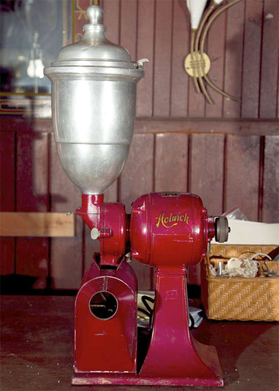 Big fabulous working coffee grinder in red!