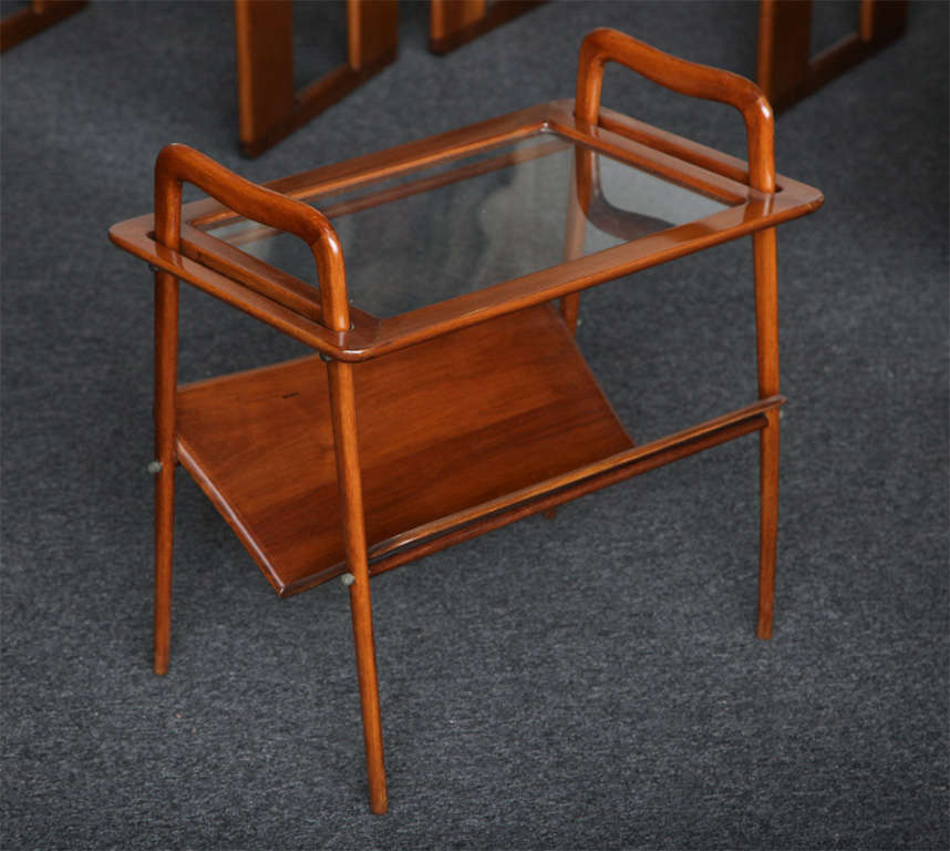 WONDERFUL SMALL WALNUT TRAY TABLE DESIGNED By ICO & LUISA PARISI MADE IN ITALY 1955,WITH V SHAPED SHELF BELOW FOR BOOKS OR MAGAZINES TRAY LIFTS OFF FOR SERVING.