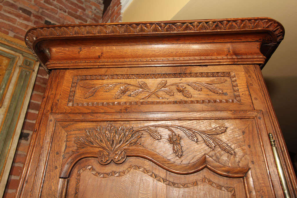 18th Century and Earlier Small French Oak Bonnetiere