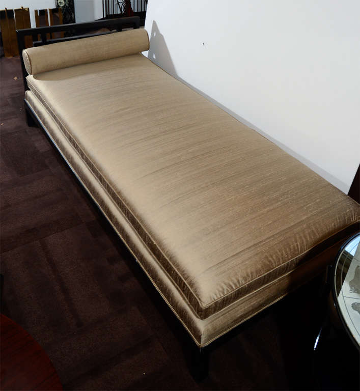1950's Elegant Day Bed in Dupioni Silk Designed by James Mont 4