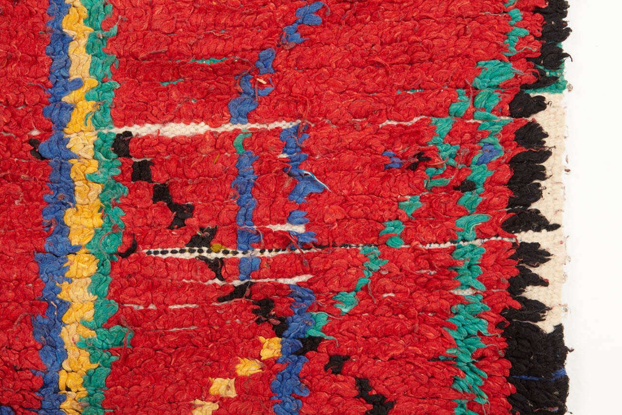 Marokkanischer abstrakter Azilal-Berber-Teppich (Stammeskunst) im Angebot