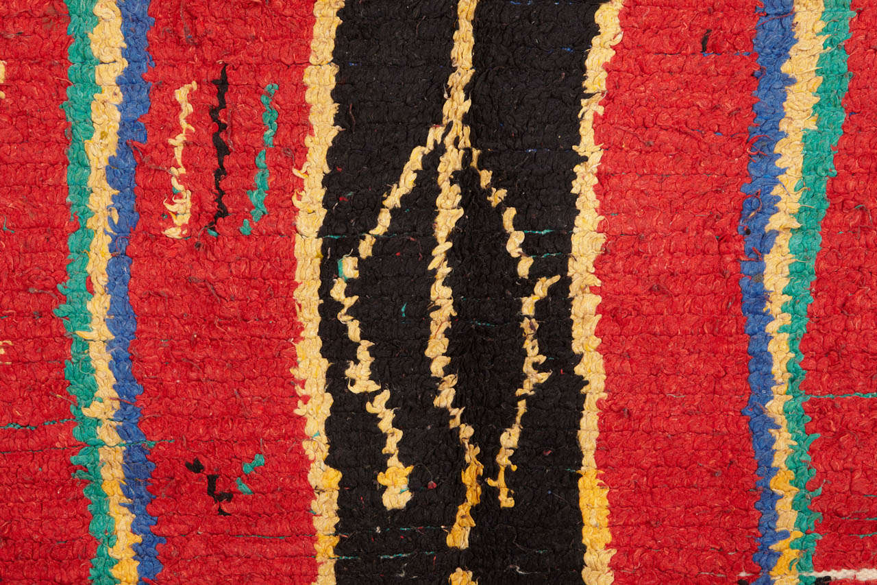 Marokkanischer abstrakter Azilal-Berber-Teppich (Handgeknüpft) im Angebot