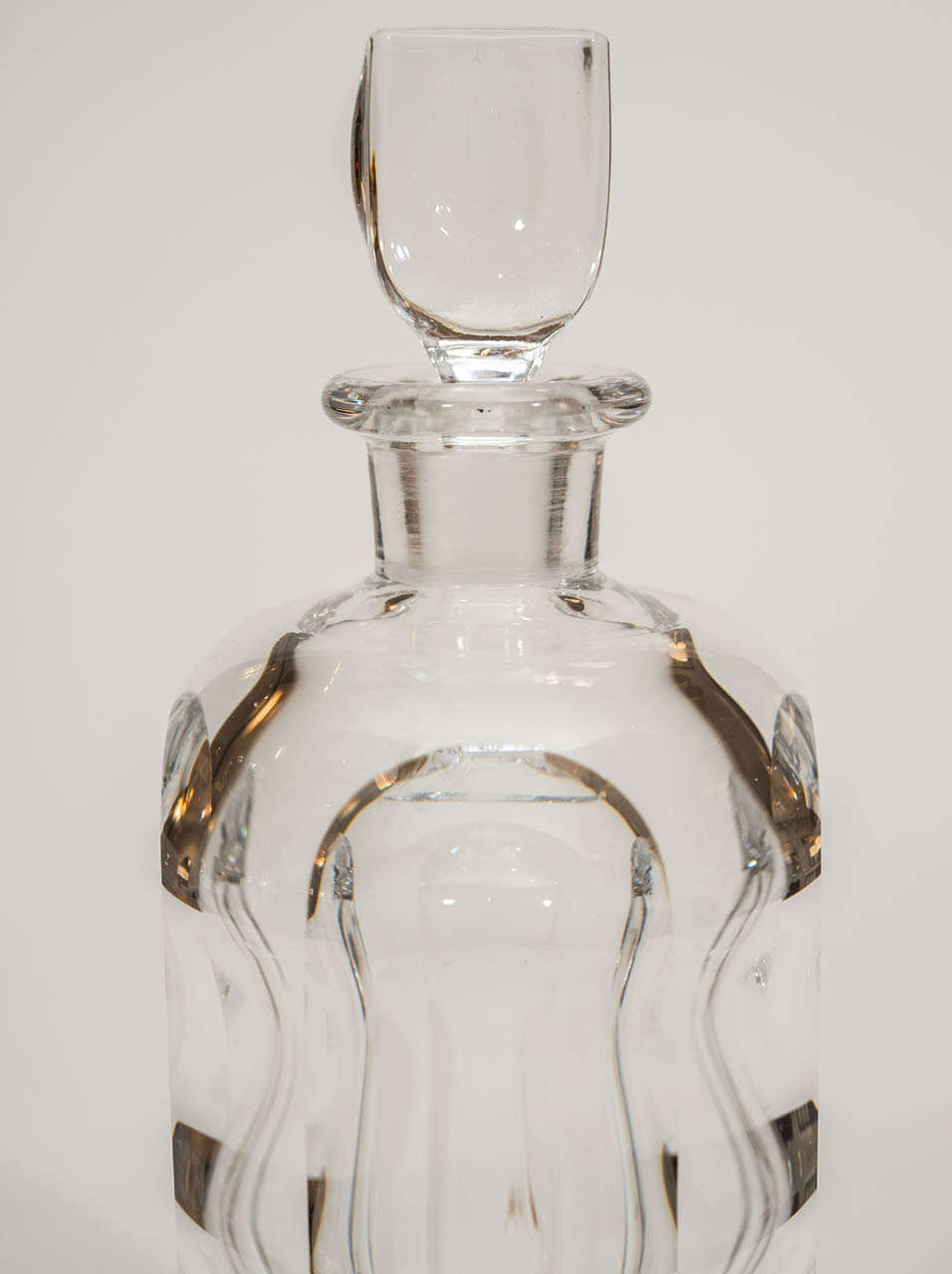 Pair of Crystal Decanters by Orrefors In Excellent Condition In Toronto, ON