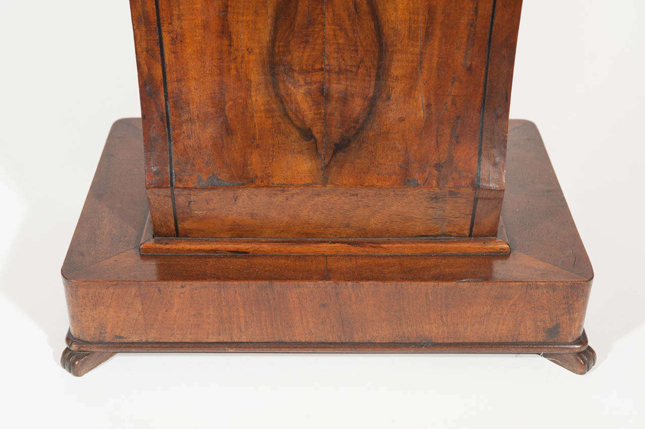 Bookmatched Walnut Diminutive Plinth In Good Condition For Sale In Toronto, ON