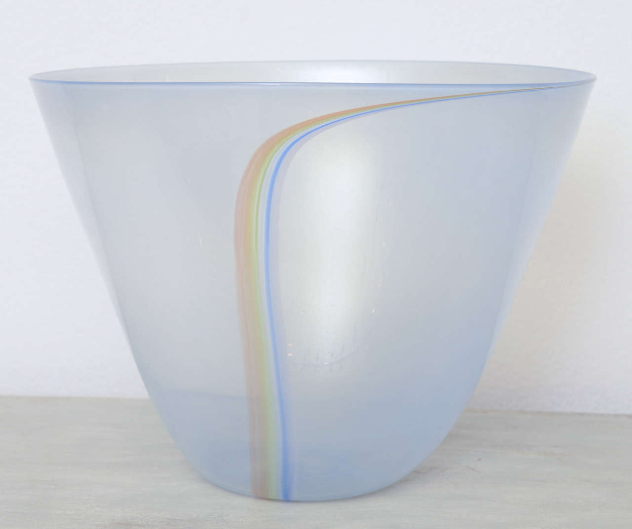 Important contemporary glass bowl signed by artist Darryle Hinz. Light blue opaline glass bowl with a striped pattern in blue, orange, yellow and white. The artist was born in California in 1949 and currently lives in Copenhagen. His work is shown