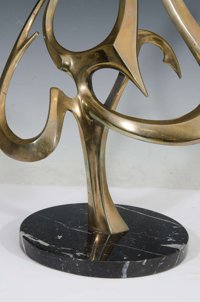 Américain Grande sculpture abstraite vintage en bronze et marbre de l'artiste Bob Bennett en vente