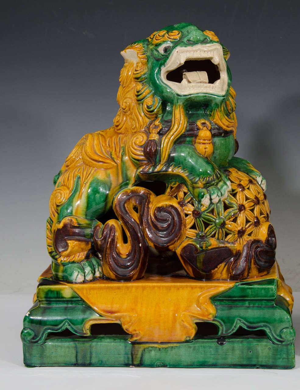 Antique Pair of Decorative Chinese Porcelain Foo Dogs For Sale at 1stDibs