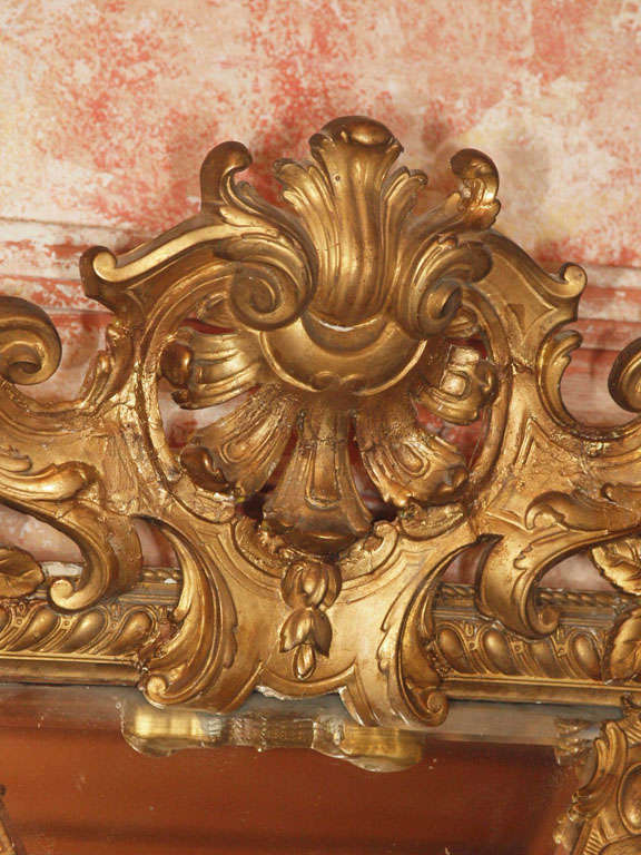 Mid-19th Century (L-5503) Fine antique French octagonal gold leaf mirror.