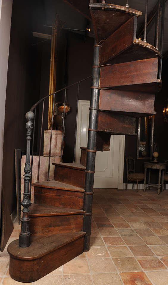 Oak spiral staircase In Good Condition In Baambrugge, NL