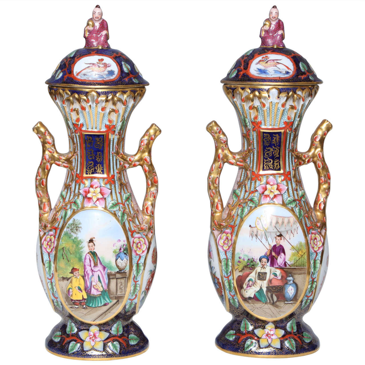 Paire de bougeoirs anciens français Jacob Petit à deux poignées, décorés de chinoiseries, France en vente