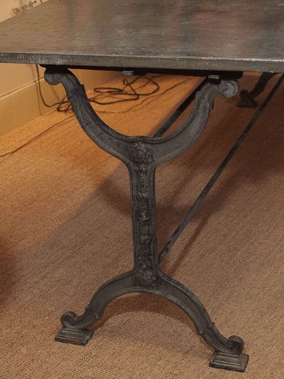 French Table with a Zinc Top In Excellent Condition In New Orleans, LA