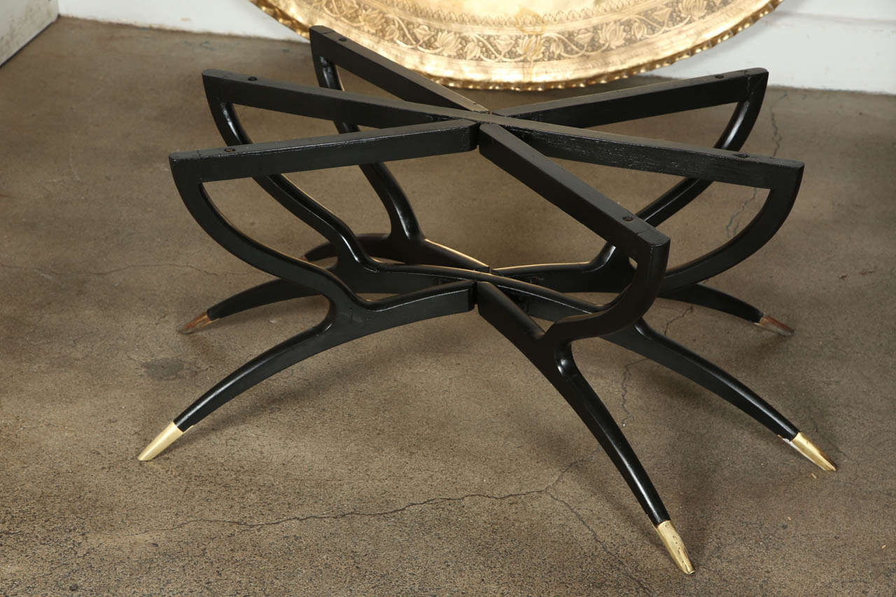 American Mid-Century Large Oval Brass Tray Table on Spider-Legs