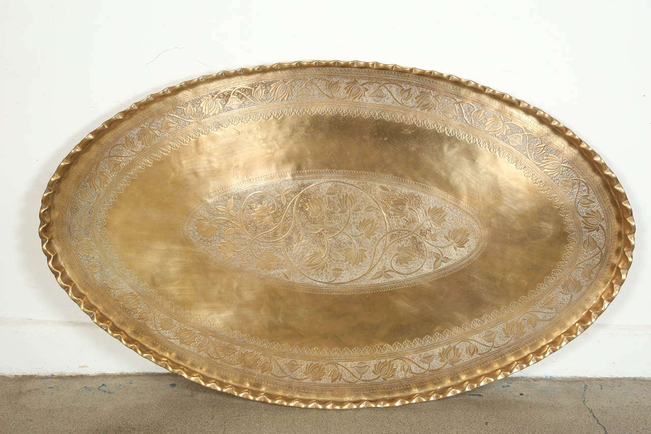 Mid-20th Century Mid-Century Large Oval Brass Tray Table on Spider-Legs