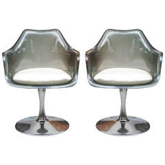 Pair of 1960s Tulip Chairs in the Style of Eero Saarinen
