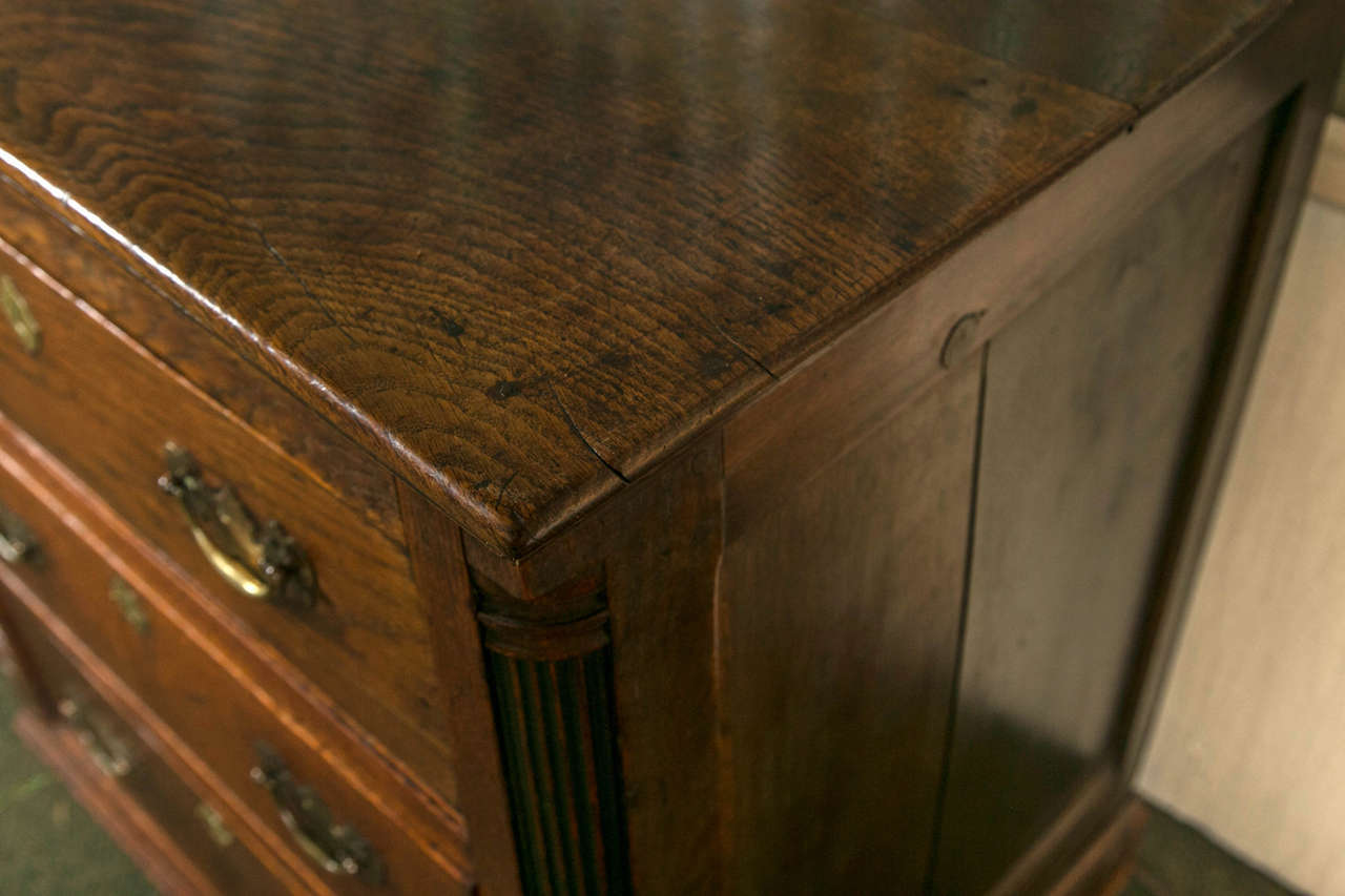 English Oak George II Dresser Base In Good Condition For Sale In Stamford, CT