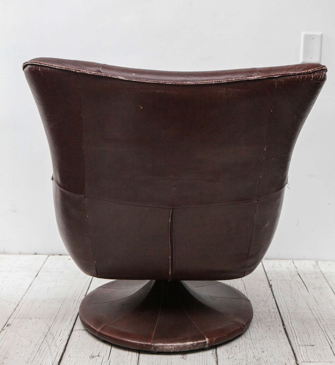 Leather Gerard Van Den Berg Style Swivel Chair 2