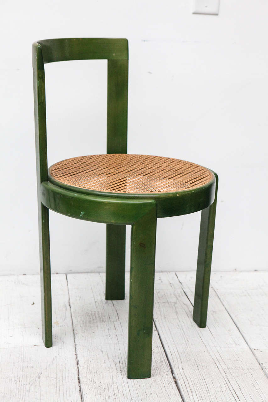 round green chair