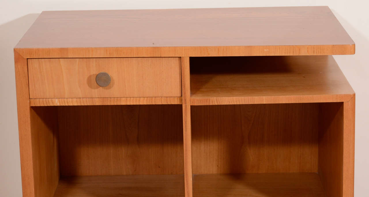 A Mid-Century Table In Excellent Condition In New York, NY