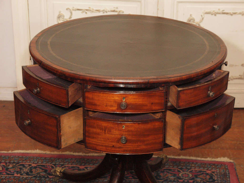 Antique Georgian Mahogany Rare Revolving Library/Drum Table In Excellent Condition In New Orleans, LA