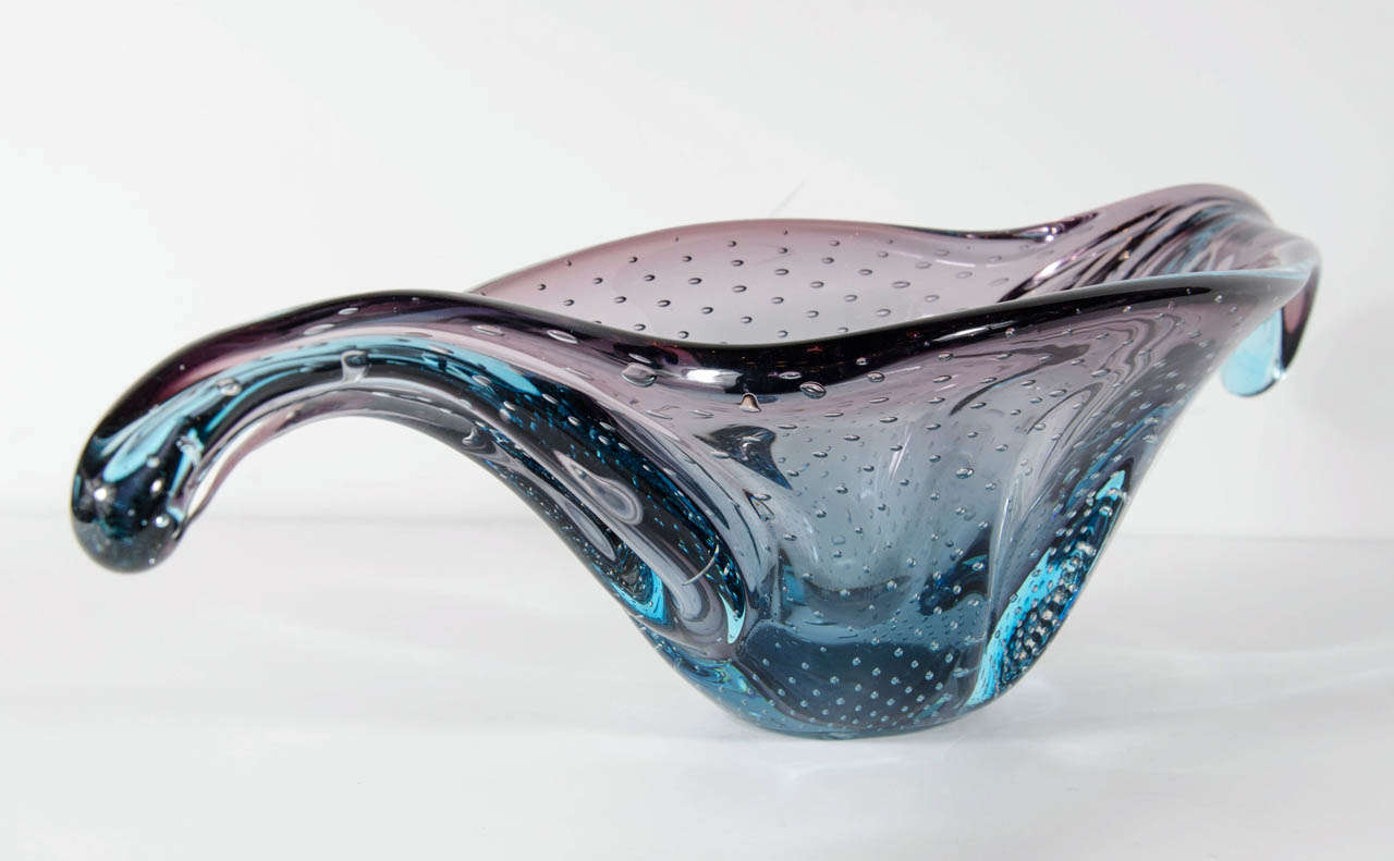 Sinuous Murano Glass Bowl with Free Form Design In Excellent Condition In New York, NY