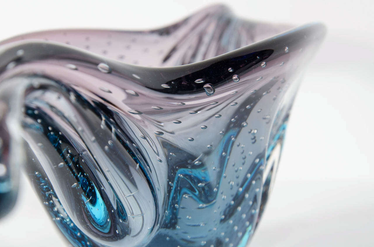 Sinuous Murano Glass Bowl with Free Form Design 2