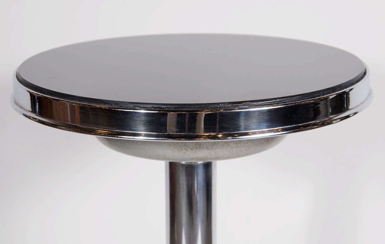 Streamline Machine Age Art Deco Drinks Table in the Manner of Walter Von Nessen In Excellent Condition In New York, NY