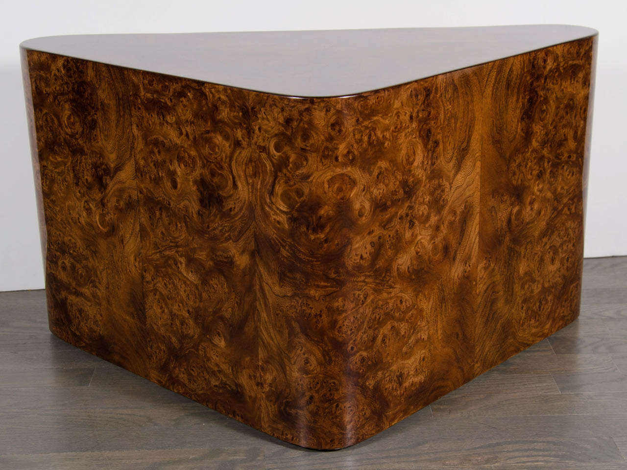 Mid-Century Modernist Burled Elm Triangular Occasional Table by Milo Baughman
